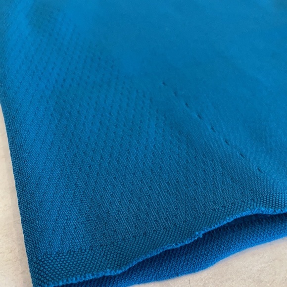 Nike Breathable Compression Teal workout tank - Picture 3 of 9